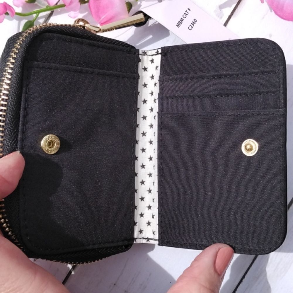 Small Key Chain Wallet With Heart Hardware - Picture 4 of 5